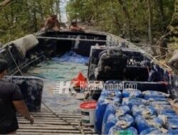 Kapal Hantu di Hutan Bakau Berhasil Dievakuasi