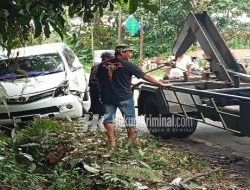 Laka Lantas di Batu Keramat Gisting, Avanza Vs Exspander Sama-sama Ringsek