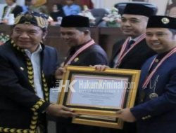 Wali Kota Tangerang Raih Penghargaan Tokoh Pembangunan