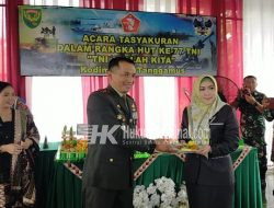 Bupati Hadiri Upacara HUT TNI ke 77 di Lapangan Kodim 0424 Tanggamus