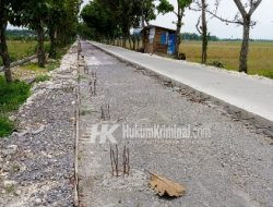 BKKD Jalan Regid Beton Desa Sarangan Diduga Tidak Sesuai Spek