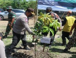 Kapolres Cirebon Kota bersama Forkopimda Tanam 1885 Pohon