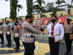Polres Tanggamus Berikan Penghargaan 5 Personel dan PTDH 2 Orang Anggotanya