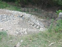 Tebing Longsor Dan Bronjong Yang Ambrol Di Kaliombo