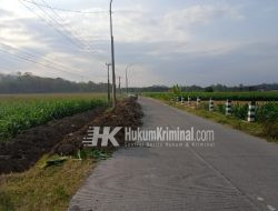 Lagi – Lagi Kontraktor Bahayakan Pengguna, Jalan, Gundukan Tanah Tanpa Rambu di PUK Ngasem-Ngambon