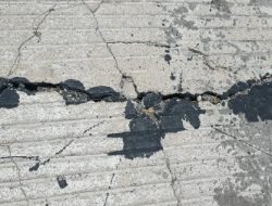 Semakin Miris Pengerjaan Jalan Rigid Beton Klino Saradan, Mana Pengawasan Dinas PU?