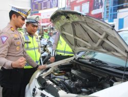 Kesiapsiagaan Personel, Kasat Lantas Polres Bojonegoro Cek Kelengkapan Perorangan dan Ranmor Dinas