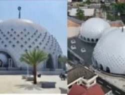 Masjid Agung Kubah Timah Berdiri Megah