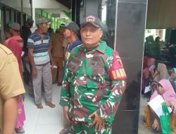KOPTU Edi Susanto Bhabinsa Desa Lengkong  Anggota Ramil Balen Turut Tertibkan Pembagian Sertifikat Tanah Desa Lengkong