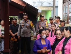 Kapolres Tabanan Melayat Ke Rumah Duka Ibunda Kasat Polairud