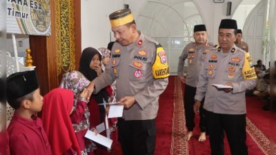 Kapolres Pasuruan Gelar Pembinaan Rohani Dan Pemberian Santunan Anak Yatim