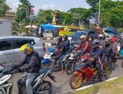 Pemudik Sepeda Motor padati Jalur Pantura Cirebon