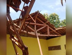 Gedung SDN Deling lV Memprihatinkan, Sebagian Atap Sudah Runtuh
