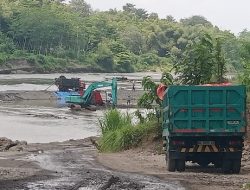Sungai Brantas Rejotangan Tulungagung di Hancurkan Penambang Ilegal