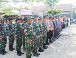 Bersama Warga, Satgas TMMD 120 Kodim Bojonegoro bersih-bersih Area Pasar Taji
