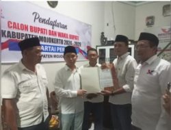 Calon Bupati Mojokerto Gus Barra Resmi mengembalikan Formulir Pendaftaran Di Kantor DPD Partai Perindo