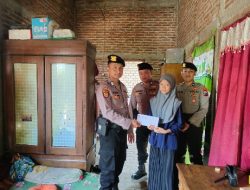 Jelang Hari Bhayangkara Ke – 78, Sat Samapta Polres Bojonegoro Salurkan Bansos Door to Door