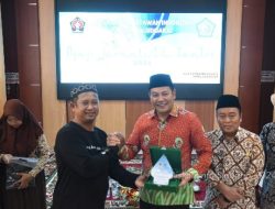Plt. Bupati H. Subandi Beri Inspirasi Santri agar Berkontribusi Menyebarkan Informasi Positif