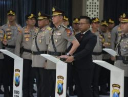Kapolda Jatim Pimpin Sertijab Pejabat Utama dan Kapolres Di Gedung Mahameru
