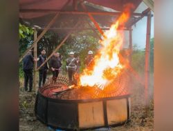 Markas Judi Sabung Ayam Desa Jetis, Kedungpring di Bakar Aparat Penegak Hukum