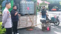 Kasus Penyimpangan Hukum BBM Solar subsidi, Polres, Tuban amankan barang bukti (BB) satu unit truk, isi 3.500 liter