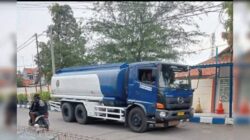 Truk Tengki PT Sri Karya Lintasindo diduga Salurkan BBM Solar Industri Secara Ilegal di Pelabuhan TPI Kejawanan Cirebon