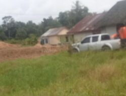 Ngeri! Tambang Timah inkonvensional (TI) dugaan Ilegal Di Belakang Rumah masyarakat Yang Menggunakan Alat Berat PC