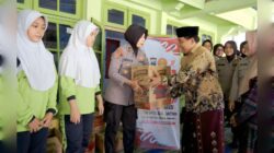 Masyarakat : SPN Polda Jatim Sentuh Hati Anak Yatim di Momen Hari Jadi Polwan ke-77