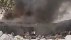 Gudang Rosokan di Jalan raya Kejagan, Desa Pandansili, Kecamatan Trowulan Ludes dilalap jago Merah